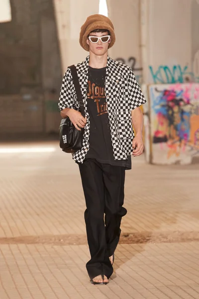 Look 11